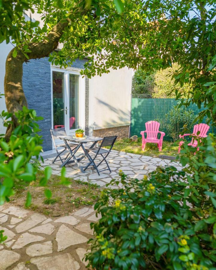 Studio Au Calme Tout Confort Proche Des Plages - Jardin Wifi Parking Frejus Bagian luar foto